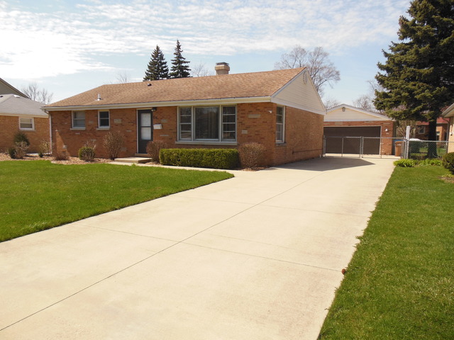 516 Spring St, Roselle, IL 60172 photo 1