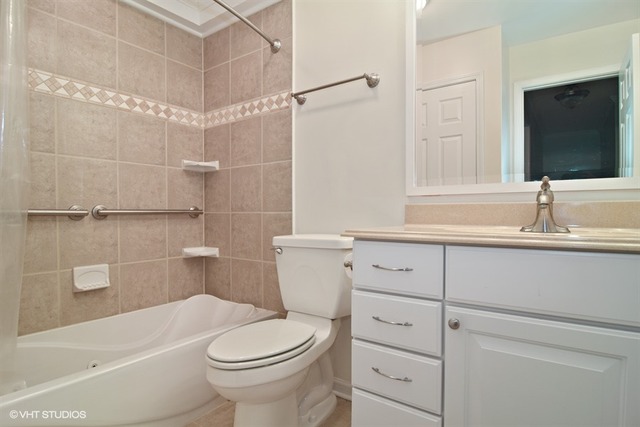 705 Bayberry Dr, Bartlett, IL 60103 photo 10