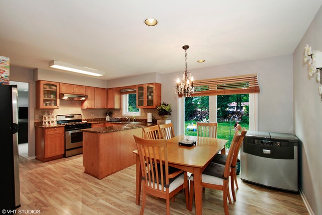 776 Gregor Ln, Wheeling, IL 60090 photo 5