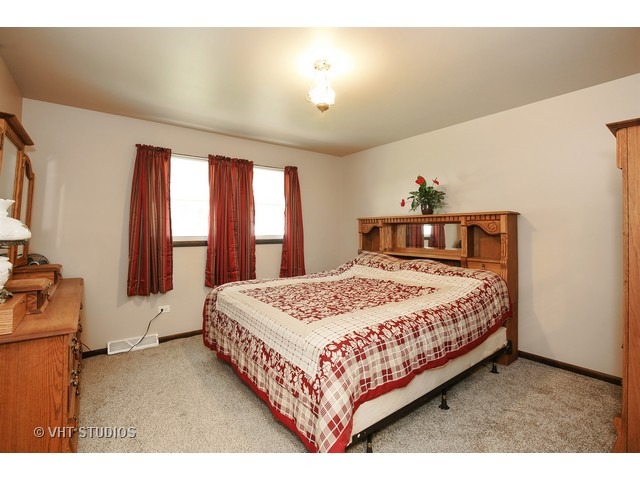 343 Cornell Ln, Elgin, IL 60123 photo 7