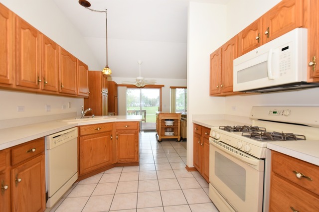 13853 S Tamarack Dr, Plainfield, IL 60544 photo 6