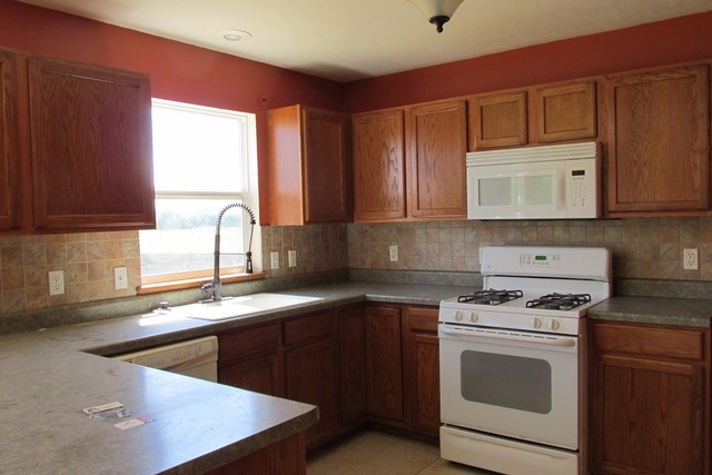 1213 Union Dr, Davis Junction, IL 61020 photo 5