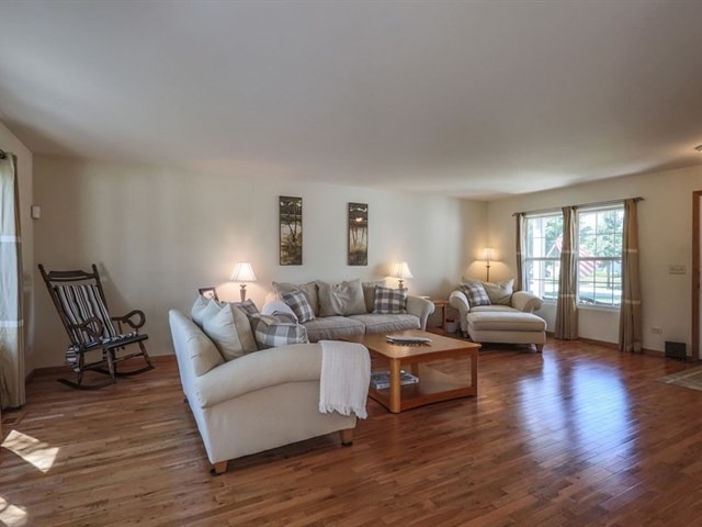 6212 Blue Ridge Dr, Plainfield, IL 60586 photo 2