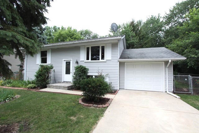 732 Springfield Dr, Roselle, IL 60172 photo 1
