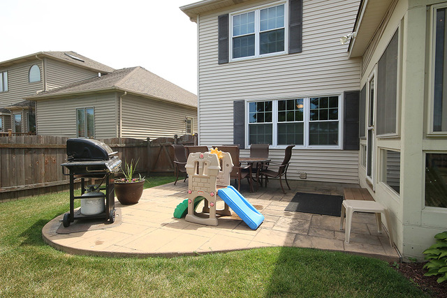 910 Hampton Dr, Carol Stream, IL 60188 photo 23