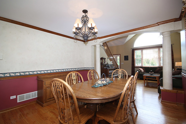 910 Hampton Dr, Carol Stream, IL 60188 photo 7