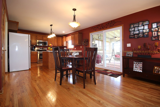 910 Hampton Dr, Carol Stream, IL 60188 photo 9
