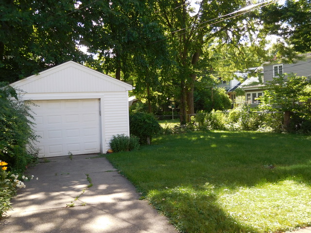 909 S 2nd Ave, Des Plaines, IL 60016 photo 18