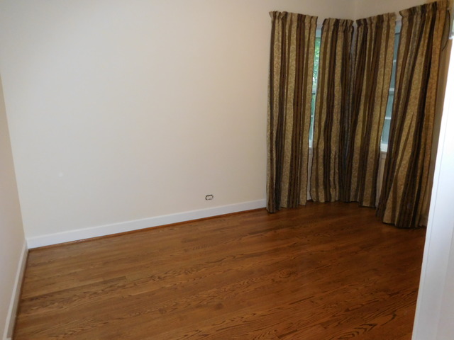 909 S 2nd Ave, Des Plaines, IL 60016 photo 8