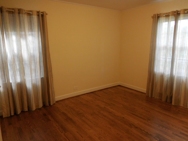 909 S 2nd Ave, Des Plaines, IL 60016 photo 6