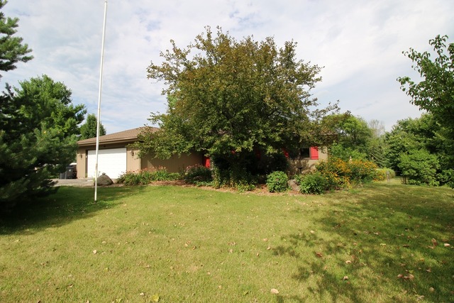 9533 Applegate Dr, Roscoe, IL 61073 photo 1