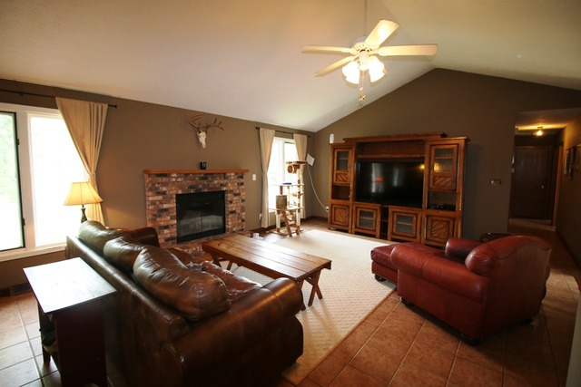 9533 Applegate Dr, Roscoe, IL 61073 photo 6