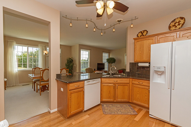 2494 Stonegate Rd, Algonquin, IL 60102 photo 3