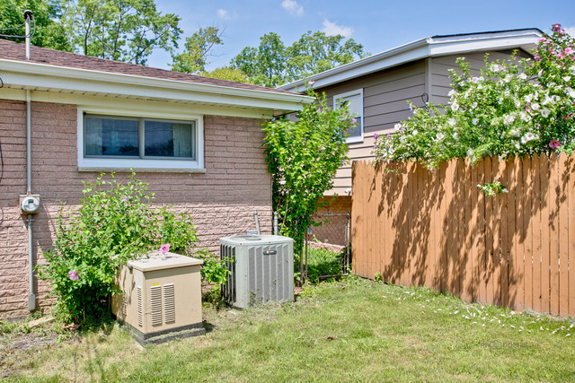 1037 Willson Dr, Des Plaines, IL 60016 photo 20