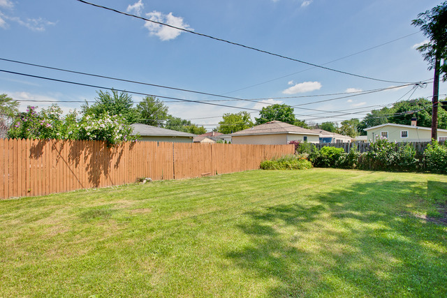 1037 Willson Dr, Des Plaines, IL 60016 photo 23