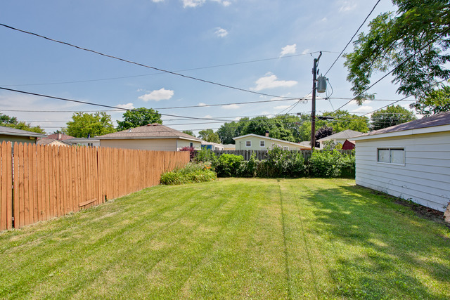 1037 Willson Dr, Des Plaines, IL 60016 photo 21