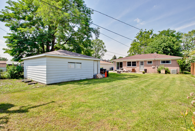 1037 Willson Dr, Des Plaines, IL 60016 photo 22