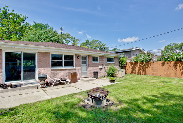 1037 Willson Dr, Des Plaines, IL 60016 photo 19