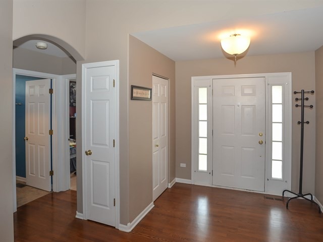1922 Olde Mill Ln, Mchenry, IL 60050 photo 12
