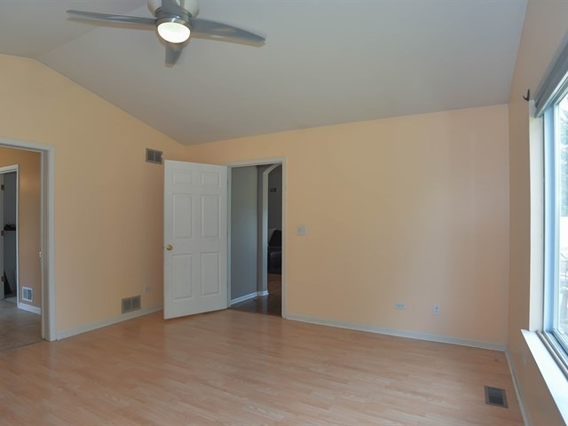 1922 Olde Mill Ln, Mchenry, IL 60050 photo 16