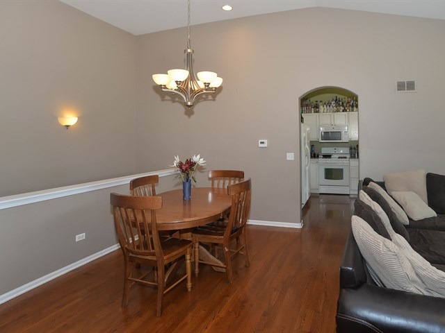 1922 Olde Mill Ln, Mchenry, IL 60050 photo 10