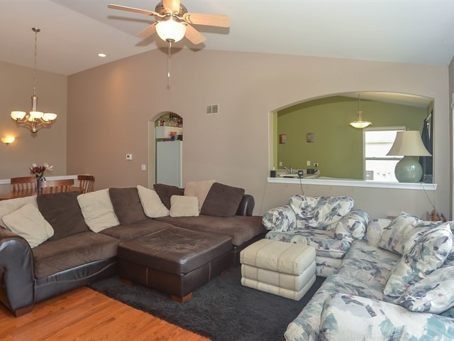 1922 Olde Mill Ln, Mchenry, IL 60050 photo 7
