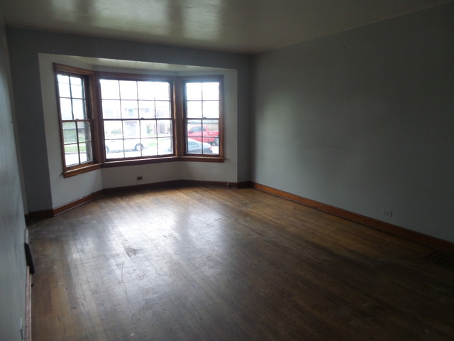 3847 W 66th Pl, Chicago, IL 60629 photo 2