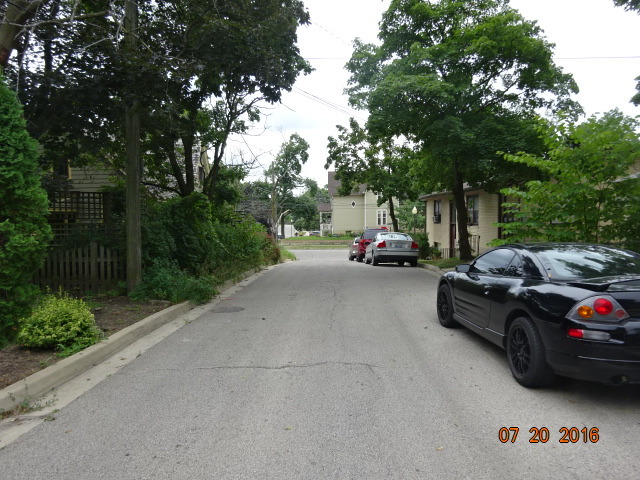 211 Channing Ct, Elgin, IL 60120 photo 5