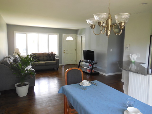 545 Norridge Ln, Hoffman Estates, IL 60169 photo 8