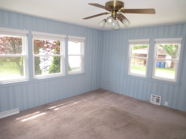 317 E Golf Rd, Des Plaines, IL 60016 photo 7