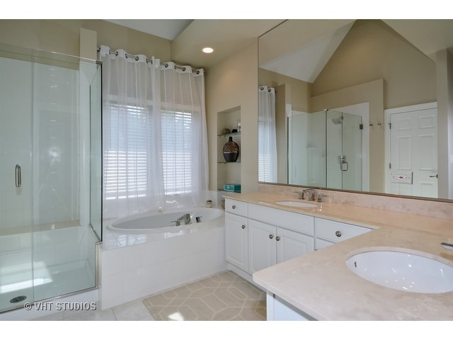2408 Waterside Dr, Aurora, IL 60502 photo 11