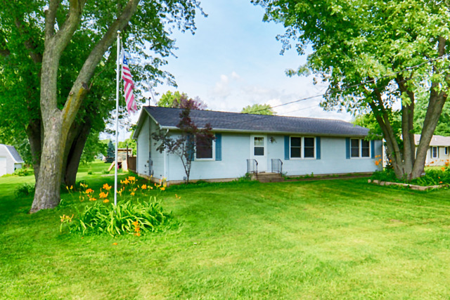 640 W Eureka St, Braidwood, IL 60408 photo 1