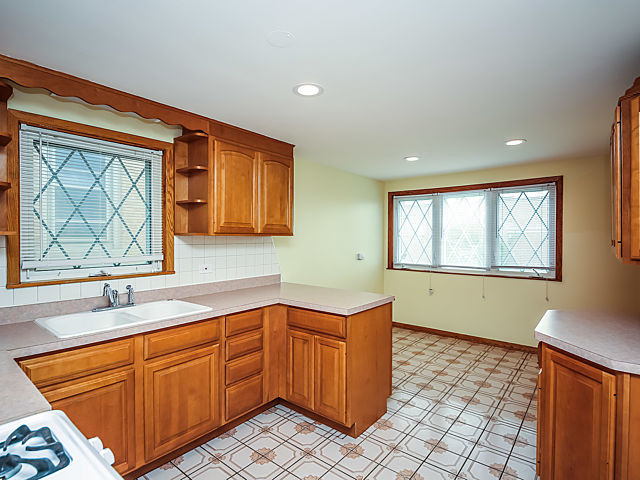 6316 S Keating Ave, Chicago, IL 60629 photo 7