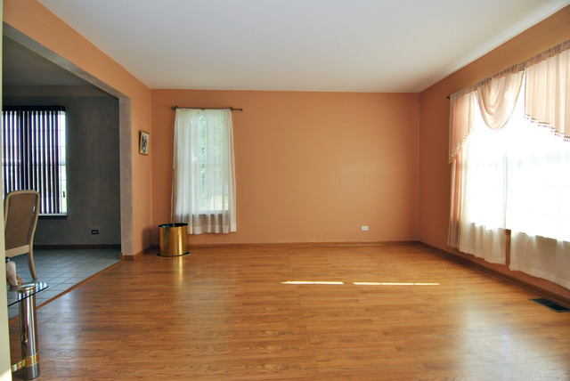 1463 Bailey Rd, Sycamore, IL 60178 photo 4