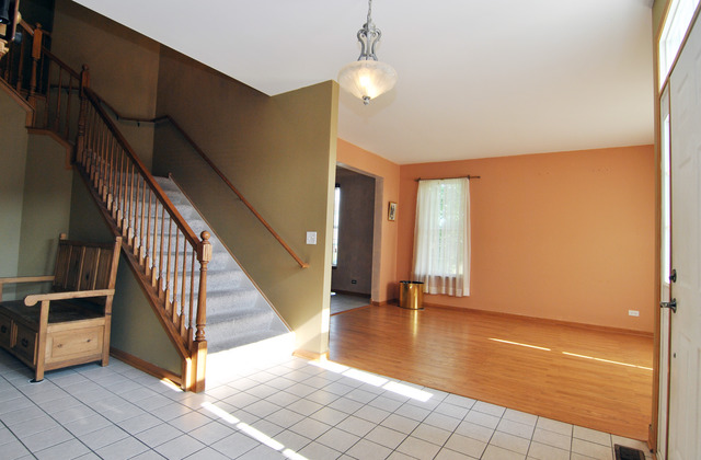 1463 Bailey Rd, Sycamore, IL 60178 photo 2