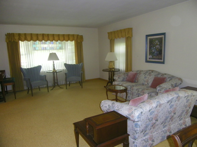 326 W Main St, Cary, IL 60013 photo 3