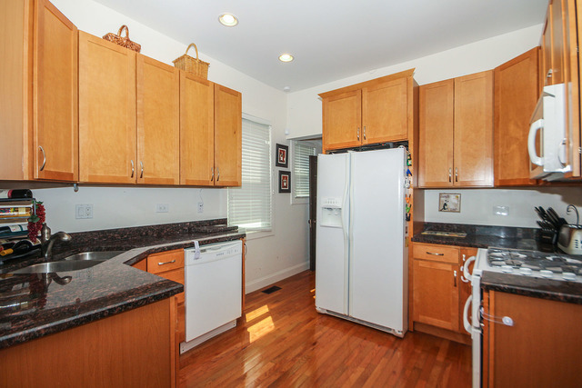 1746 W Pratt Blvd, Chicago, IL 60626 photo 8