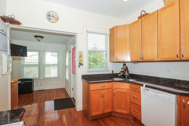 1746 W Pratt Blvd, Chicago, IL 60626 photo 9