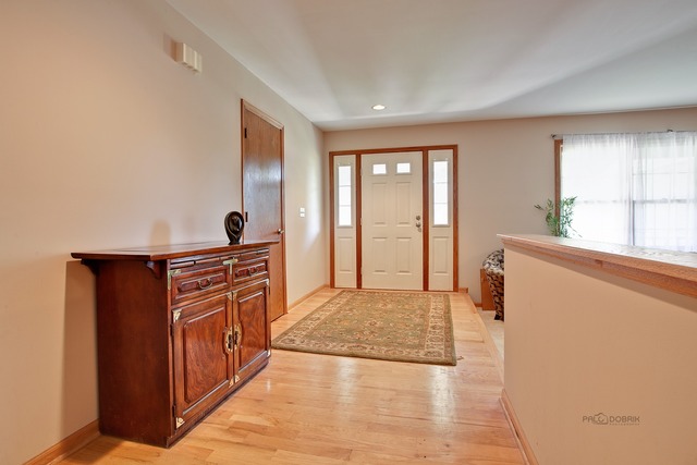 1130 Prairie Dr, Algonquin, IL 60102 photo 2