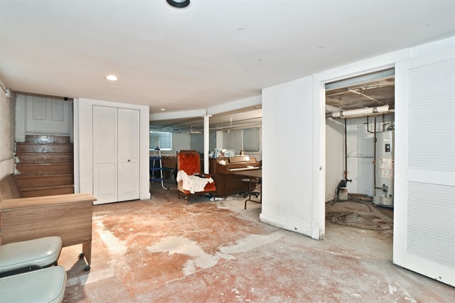 5807 N Artesian Ave, Chicago, IL 60659 photo 18