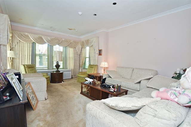 5807 N Artesian Ave, Chicago, IL 60659 photo 2