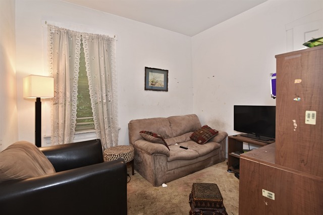 5807 N Artesian Ave, Chicago, IL 60659 photo 8