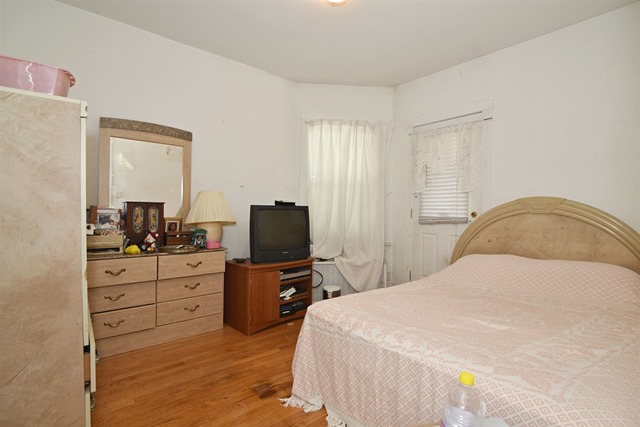 5807 N Artesian Ave, Chicago, IL 60659 photo 7