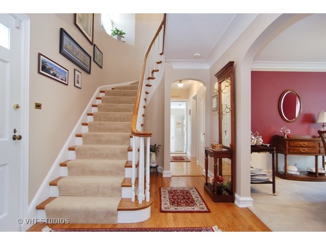 261 Gatesby Rd, Riverside, IL 60546 photo 2