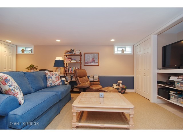 261 Gatesby Rd, Riverside, IL 60546 photo 9