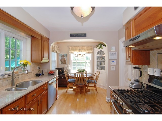 261 Gatesby Rd, Riverside, IL 60546 photo 6