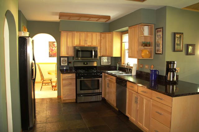 1812 Clyde Dr, Naperville, IL 60565 photo 4