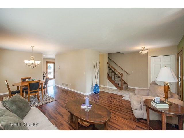 200 Foxmoor Rd, Fox River Grove, IL 60021 photo 2