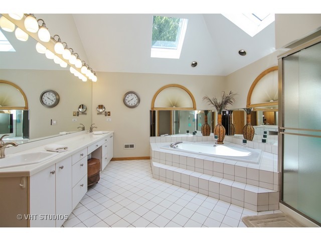 936 Burnham Ct, Glenview, IL 60025 photo 11