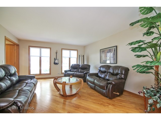 936 Burnham Ct, Glenview, IL 60025 photo 4